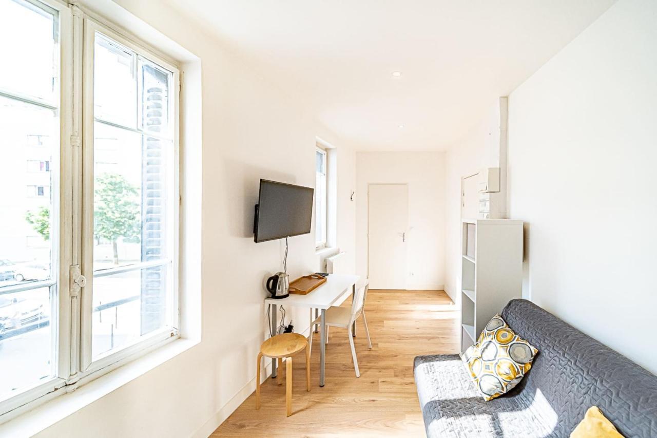 Le Debourg - Studio Tout Proche Metro B Lyon Exterior photo